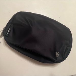 Lululemon Everywhere Belt Bag 1L